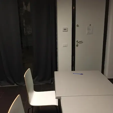 Hh Hermoso Housing 3* Валенца