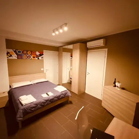 Hh Hermoso Housing 3* Valenza