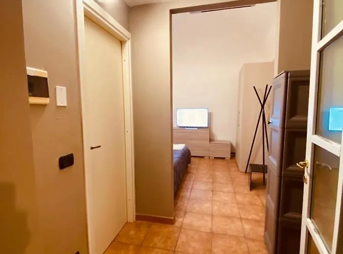 Hh Hermoso Housing 3* فالينزا