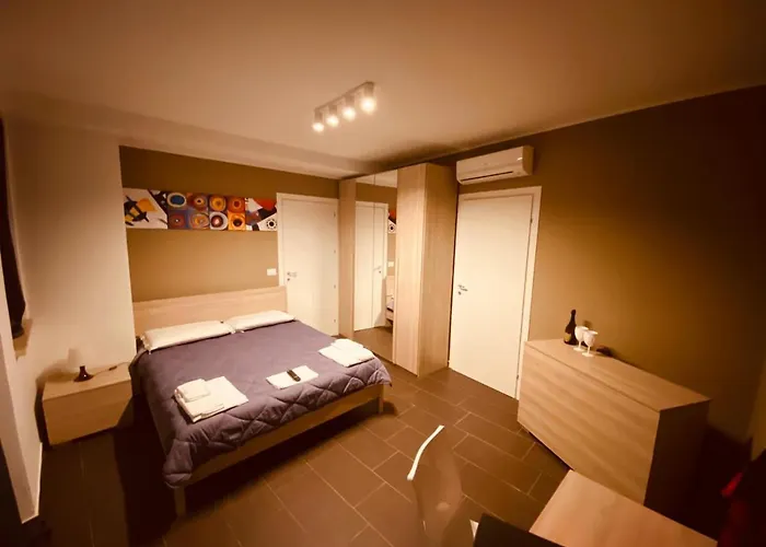 Hh Hermoso Housing 3* Valenza