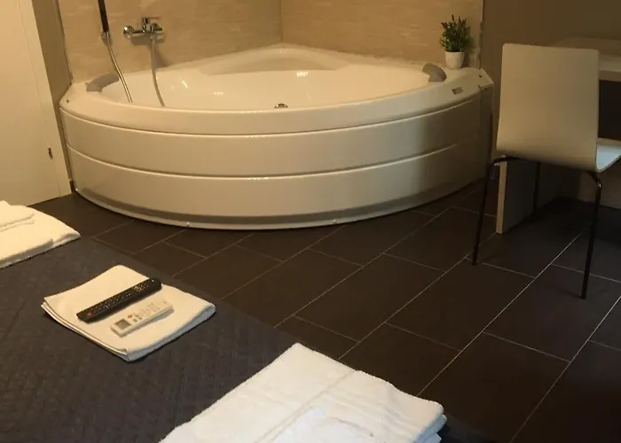 Hh Hermoso Housing Aparthotel 3*